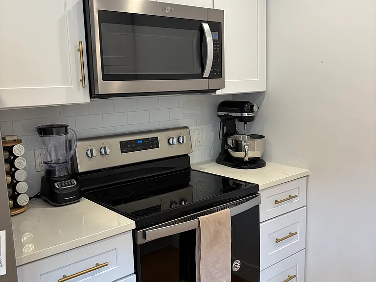 2545 Oak St #7 — Photo 11