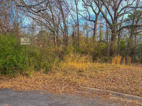 97 Greenway Ct, Jacksonville, AR 72076