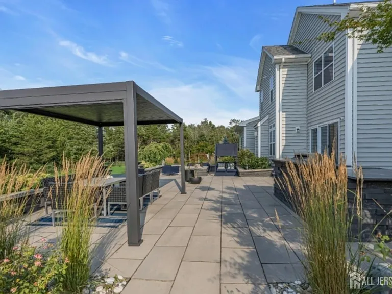 9 Jamieson Way — Photo 34