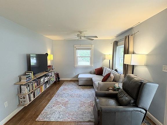 2nd image of 3118 Elmwood Dr