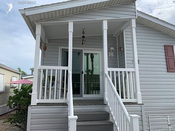 3rd image of 224 Nettles Blvd