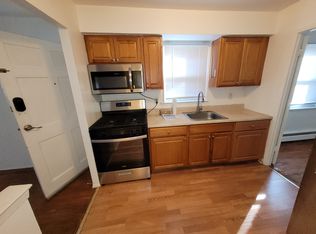 17-17 Clintonville St FLOOR 1, Whitestone, NY 11357
