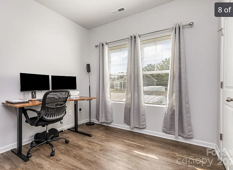 218 Canina Ln — Photo 8