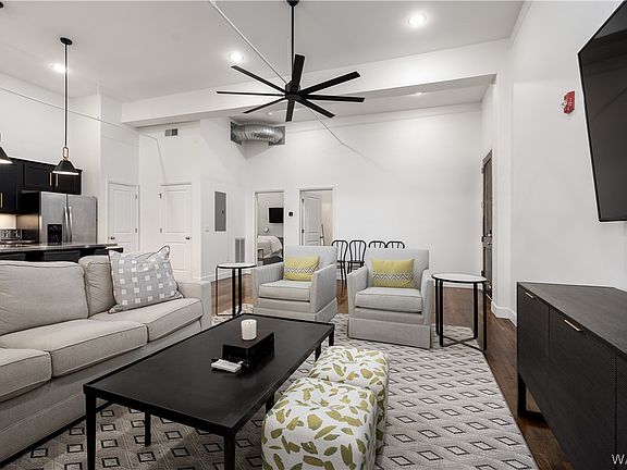 4th image of 2223 University Blvd #4
