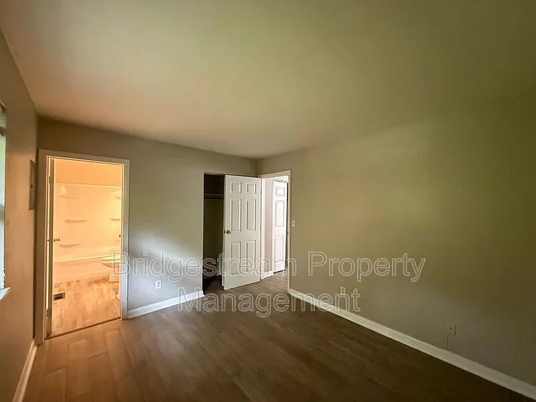 2609 Revere Ave #E — Photo 8