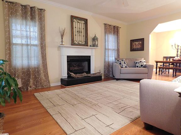 4th image of 109 Sweetwater Dr