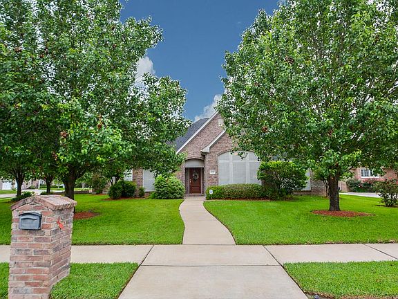 3rd image of 1110 Dogwood Ln
