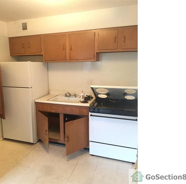 1st image of 8518 N Broadway APT 7