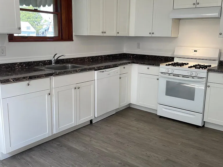 547 Farnsworth Ave — Photo 5