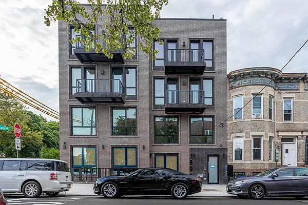 Rented by Brooklyn Group | media 7