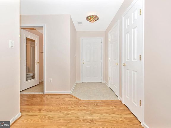 3rd image of 2502 Hemingway Dr #2-3D