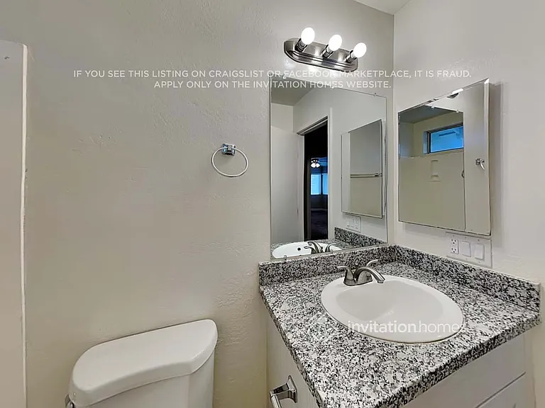 1140 N Leoma Ln — Photo 16