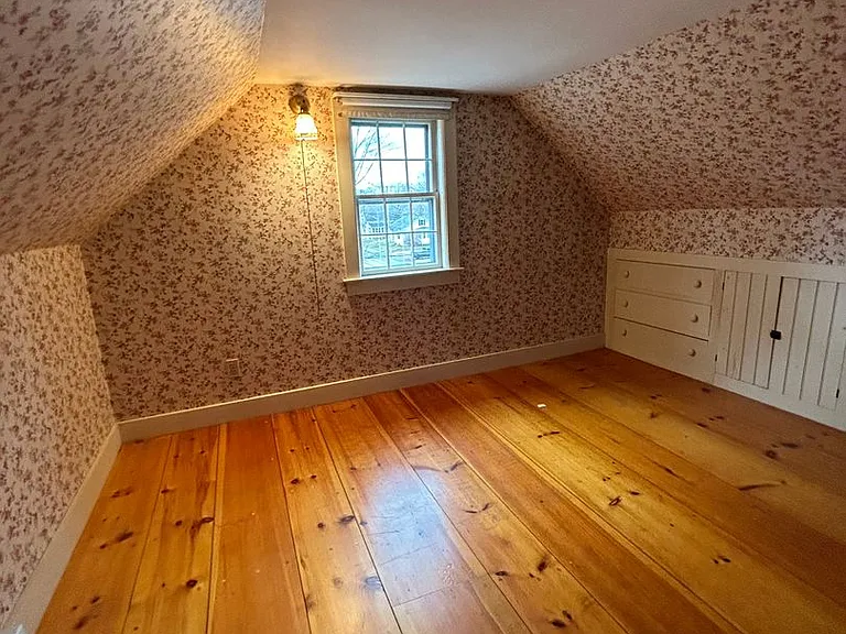 33 Washington St — Photo 22