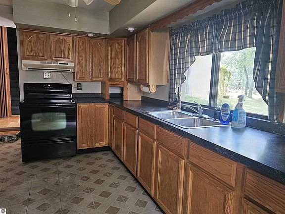 4th image of 7282 Rollways Rd