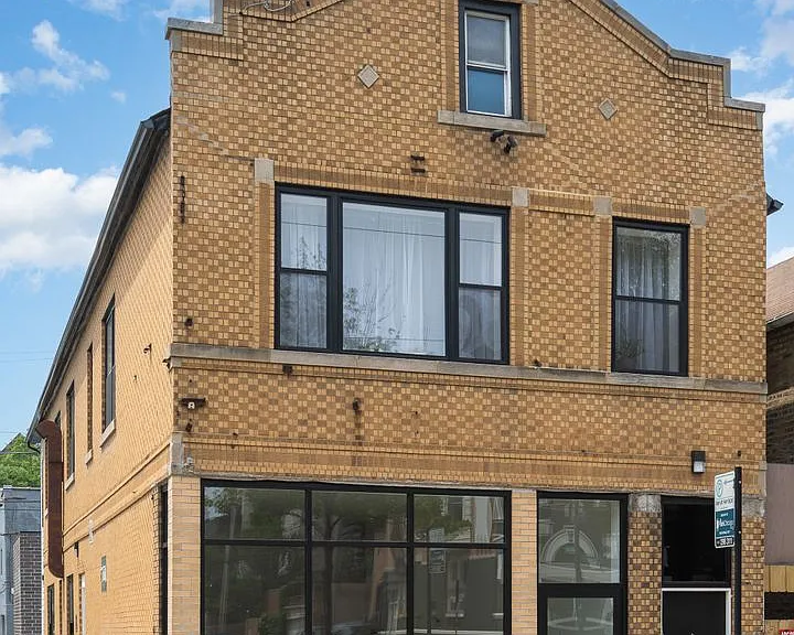 846 N Ashland Ave — Photo 1