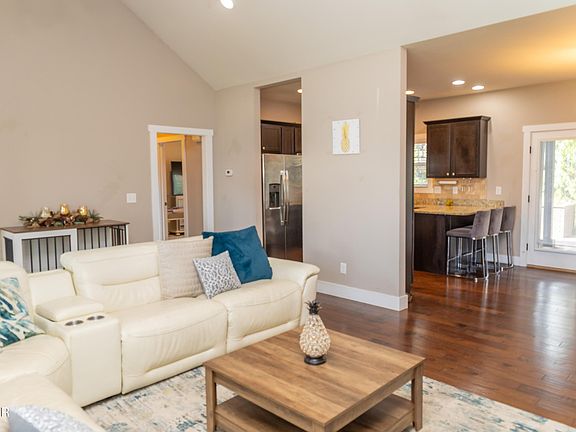 5th image of 2774 Vista Meadows Ln
