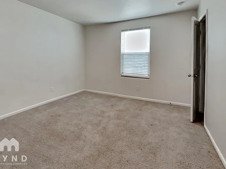 144 W Douglas Ave — Photo 13