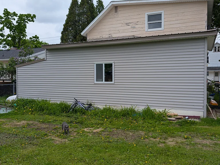 74 Beach St — Photo 3