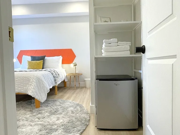 53 1/2 Harvard St #2 — Photo 9