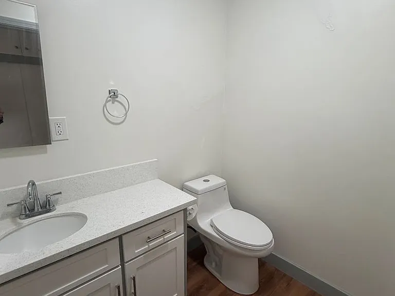 s7769 — Photo 9