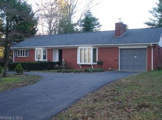 14 Lake Rugby Dr, Hendersonville, NC 28791