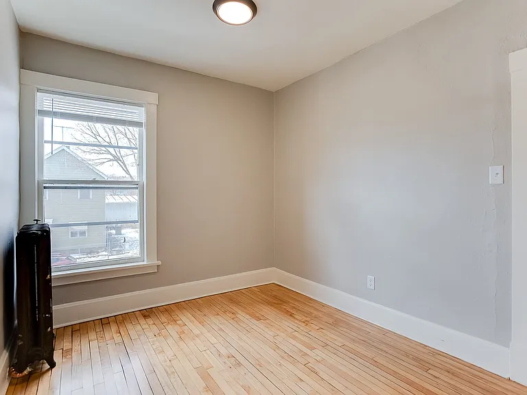 424 Smith — Photo 28