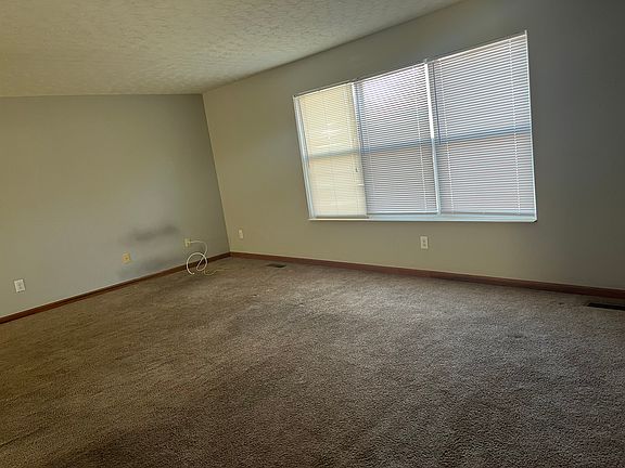 3rd image of 427 Sycamore Dr #427