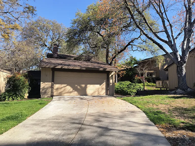 6805 Castillo Ct — Photo 3