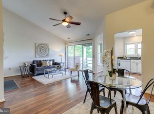 7594 Lakeside Village Dr APT D, Falls Church, VA 22042