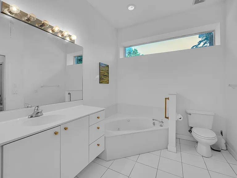 615 SW Saint Thomas Cv — Photo 15