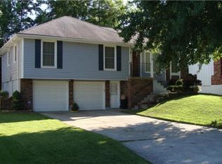 3016 Sweet Briar Dr, Independence, MO 64057