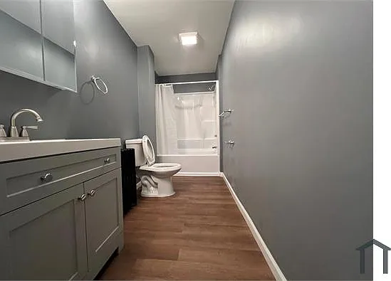 109 Grove Ave — Photo 1
