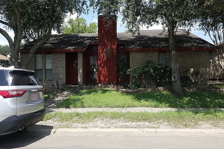 1st image of 2922 Hilldale Dr