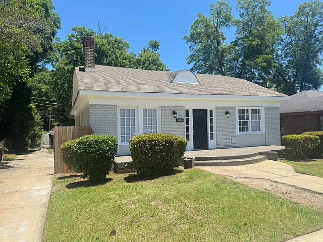 2309 Willard St — Photo 2