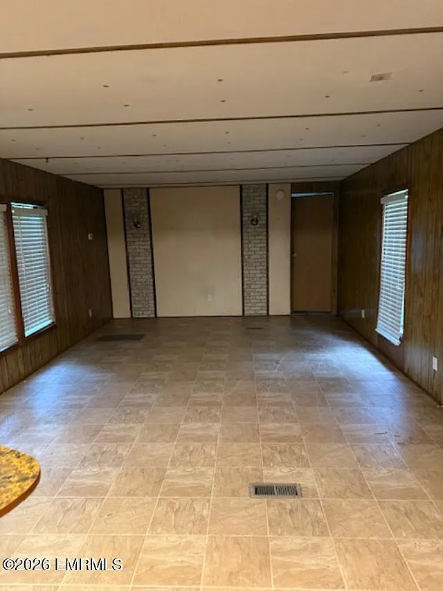 2 bed, 1.5 bath, 980 sqft, $825 — Photo 4