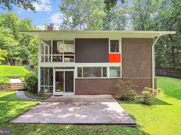 3945 Rickover Rd — Photo 3