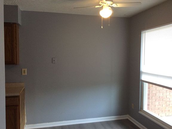 3rd image of 266 Elmwood Dr #9