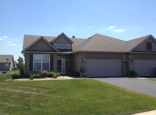 978 Portrait Pl, Dyer, IN 46311