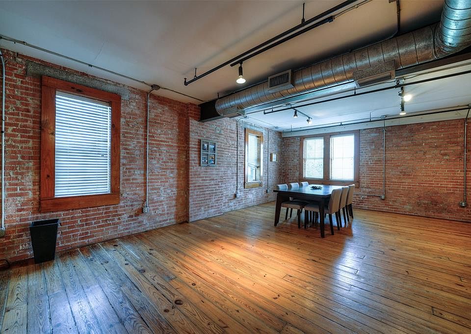 1st image of 1011 Wood St Unit 202