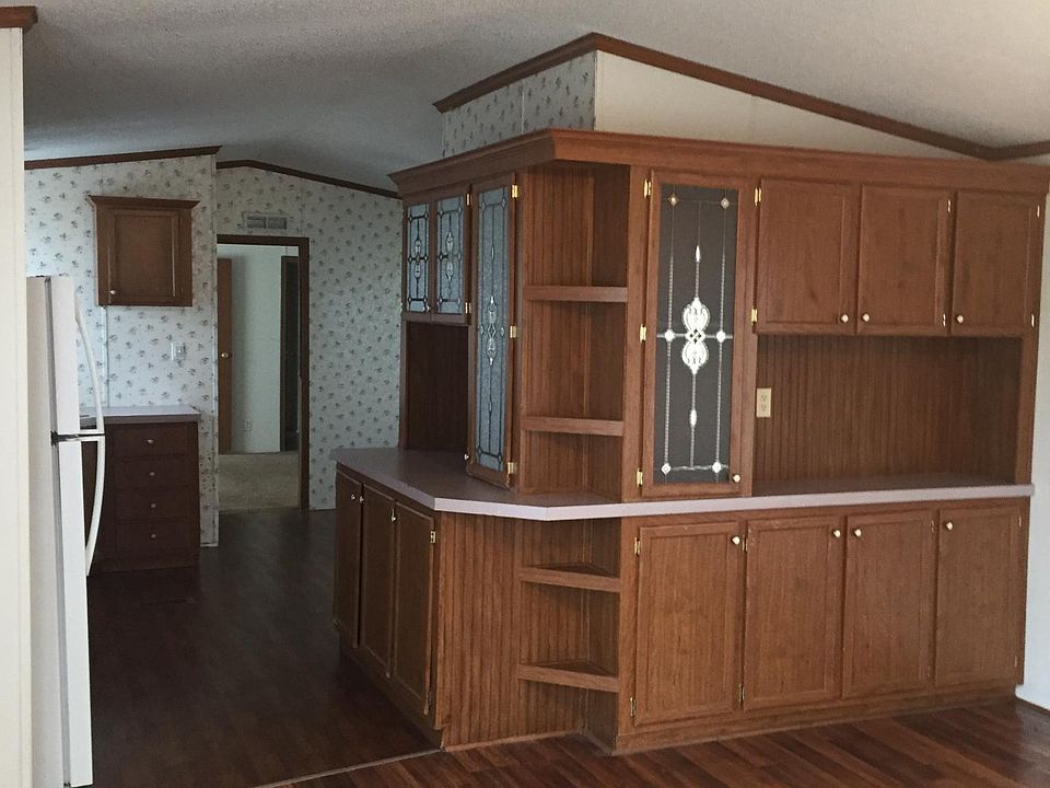 Hutch in living and kitchen area