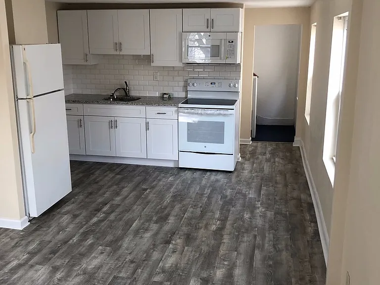 639 N 12th St — Photo 2
