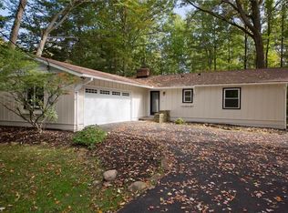 15871 Sylvan Rd, Chagrin Falls, OH 44022