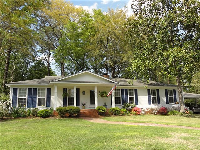 1st image of 2221 Oakgrove Cir