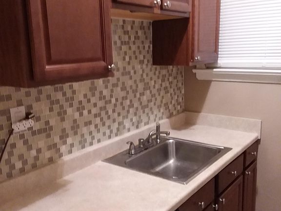 4th image of 106 Lincoln Pl #1