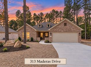 313 Maderas Dr, Hot Springs Village, AR 71909