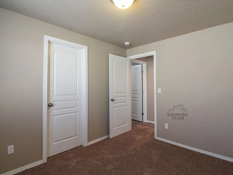 6101 Turf Paradise Dr — Photo 13