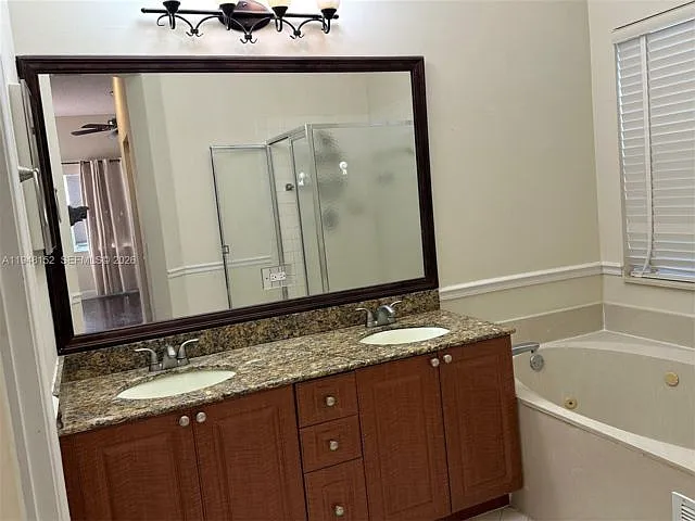 4192 Laurel Ridge Cir — Photo 10