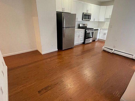 2nd image of 1917 Spring Garden St APT 2
