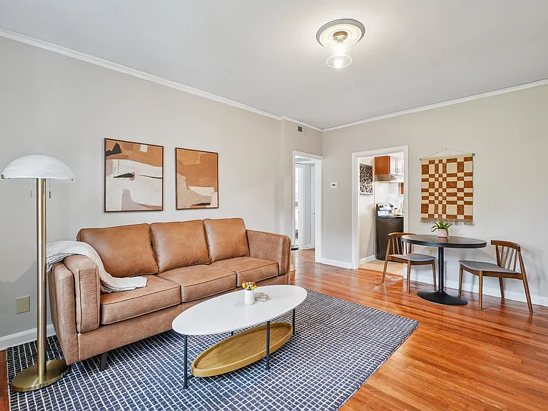 Cameron Court Apartments — Photo 73