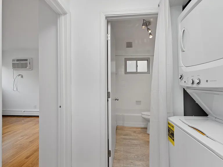 2821 Griffiths Ave-6963 2821 Griffiths Ave-6963